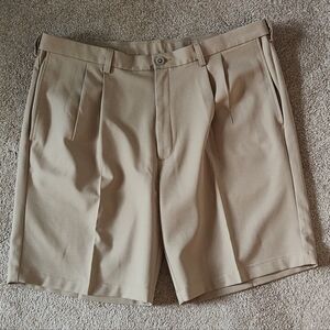 Haggar Cool 18 Shorts Regular Fit, Pleated Front, Expandable Waistband